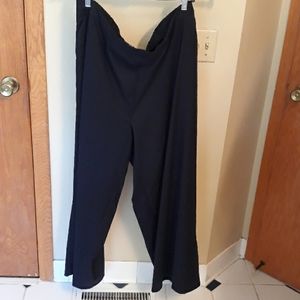 AVA & VIV Navy Capris